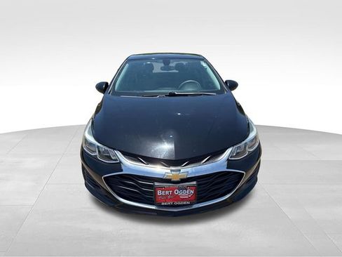Used 2019 Chevrolet Cruze LS w/ LS Convenience Package FWD image 2