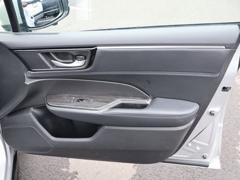 Certified 2018 Honda Clarity Plug-In Hybrid image 11
