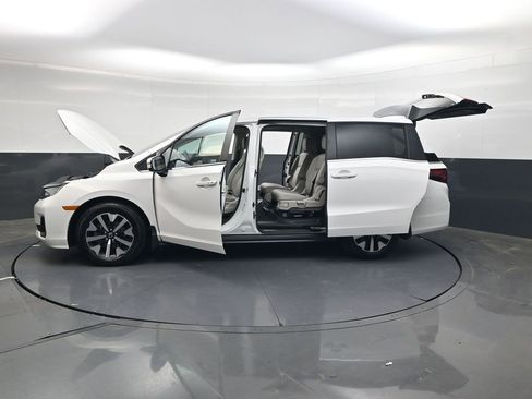 Certified 2026 Honda Odyssey EX-L image 35