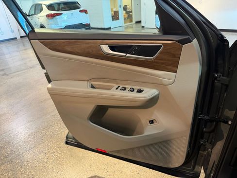 Used 2026 Volkswagen Atlas SE FWD image 18