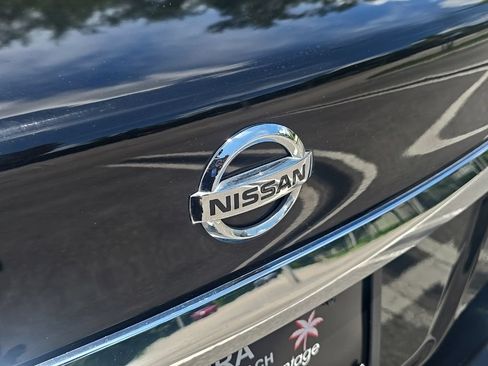 Used 2018 Nissan Sentra SV FWD image 11
