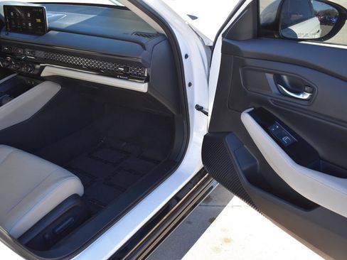 Used 2023 Honda Accord Touring image 16