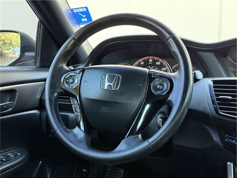 Used 2017 Honda Accord Sport image 10