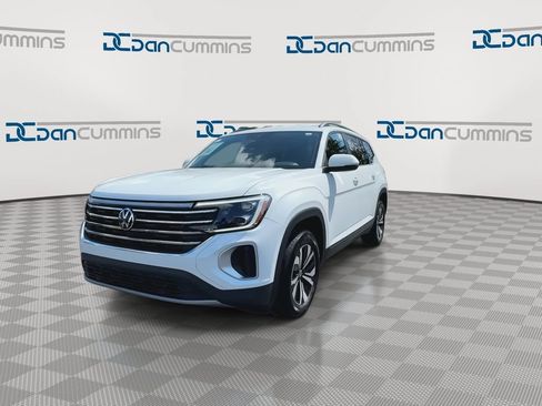 Used 2024 Volkswagen Atlas SE AWD/4WD image 4