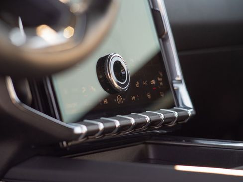 Used 2024 GMC Acadia Elevation image 32