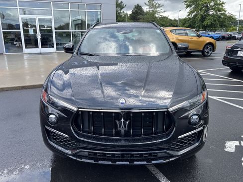 Used 2022 Maserati Levante GT AWD/4WD image 12