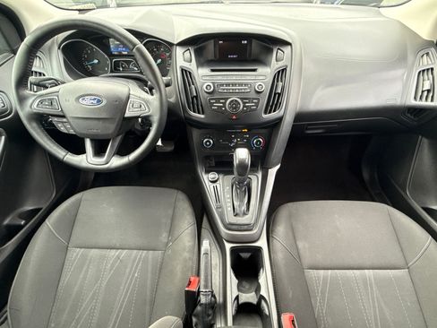 Used 2016 Ford Focus SE w/ SE Sport Package FWD image 18