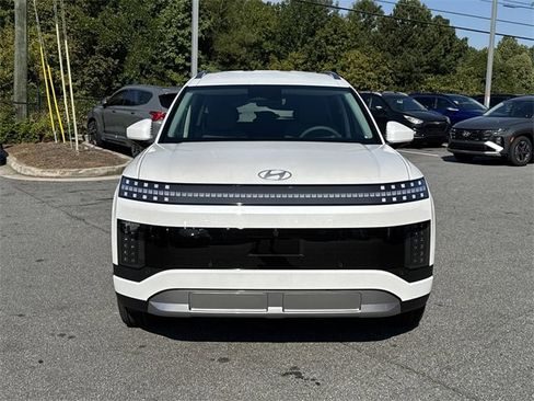 New 2026 Hyundai Ioniq 9 SE image 2