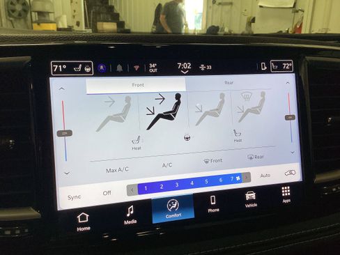 New 2026 Chrysler Pacifica Select AWD/4WD image 26