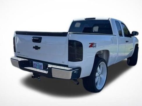 Used 2007 Chevrolet Silverado 1500 LT w/ 1LT Convenience Package AWD/4WD image 21