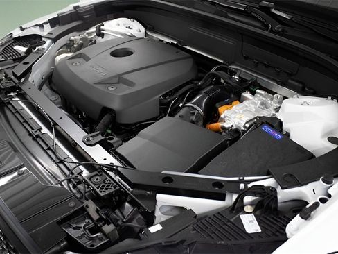 New 2024 Volvo XC60 T8 Plus w/ Protection Package Premier image 36