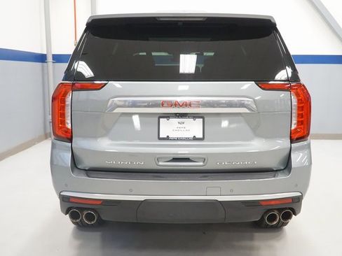 Used 2023 GMC Yukon Denali w/ Advanced Technology Package image 5