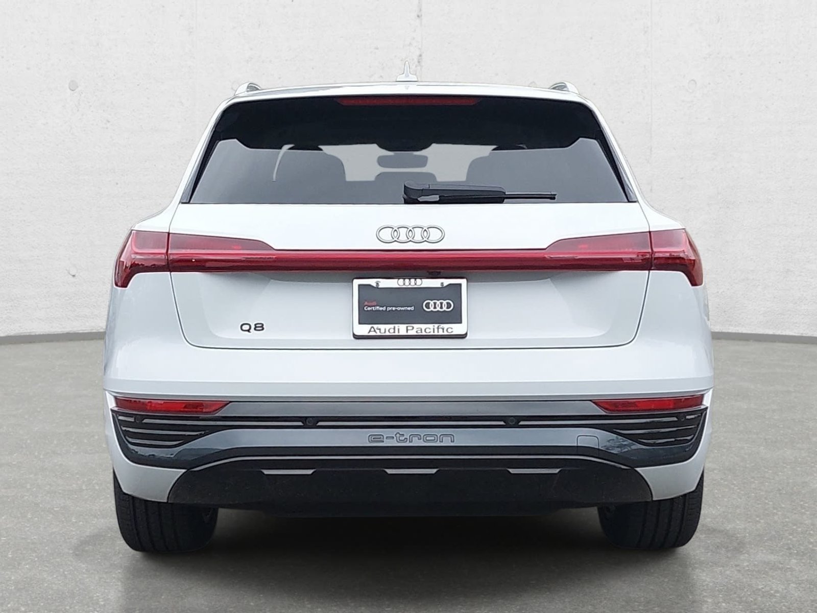 Used 2024 Audi Q8 e-tron Premium Plus w/ Premium Plus Package AWD/4WD image 6