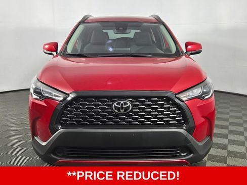 Used 2022 Toyota Corolla Cross LE FWD image 2