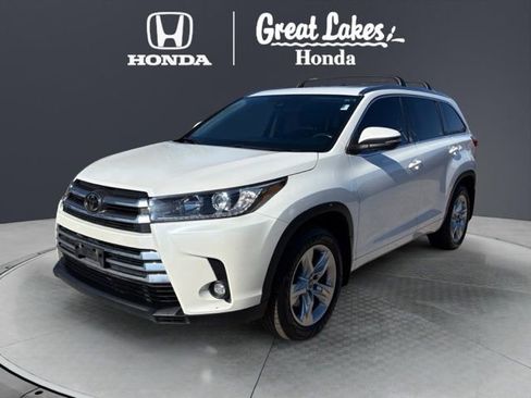 Used 2019 Toyota Highlander Limited image 2