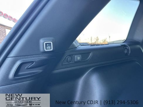 New 2026 Jeep Grand Cherokee Limited w/ Limited Altitude Package AWD/4WD image 10