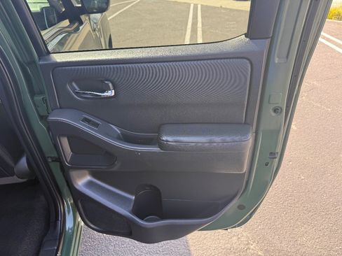 Used 2023 Nissan Frontier SV w/ SV Premium Package RWD image 19