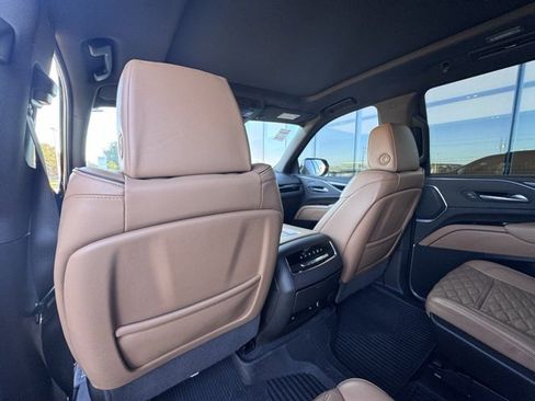 Used 2023 Cadillac Escalade Sport w/ LPO, ONYX Package image 16