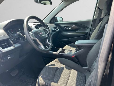 Used 2024 GMC Terrain SLE w/ Driver Convenience Package FWD image 11