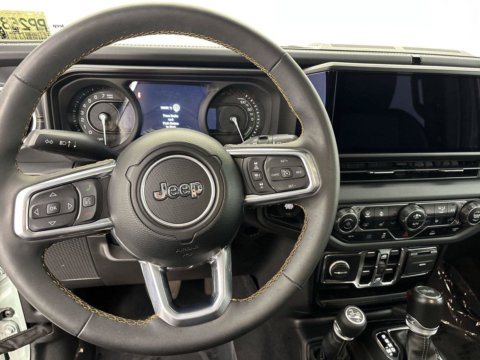 Used 2024 Jeep Wrangler Unlimited Sahara AWD/4WD image 22