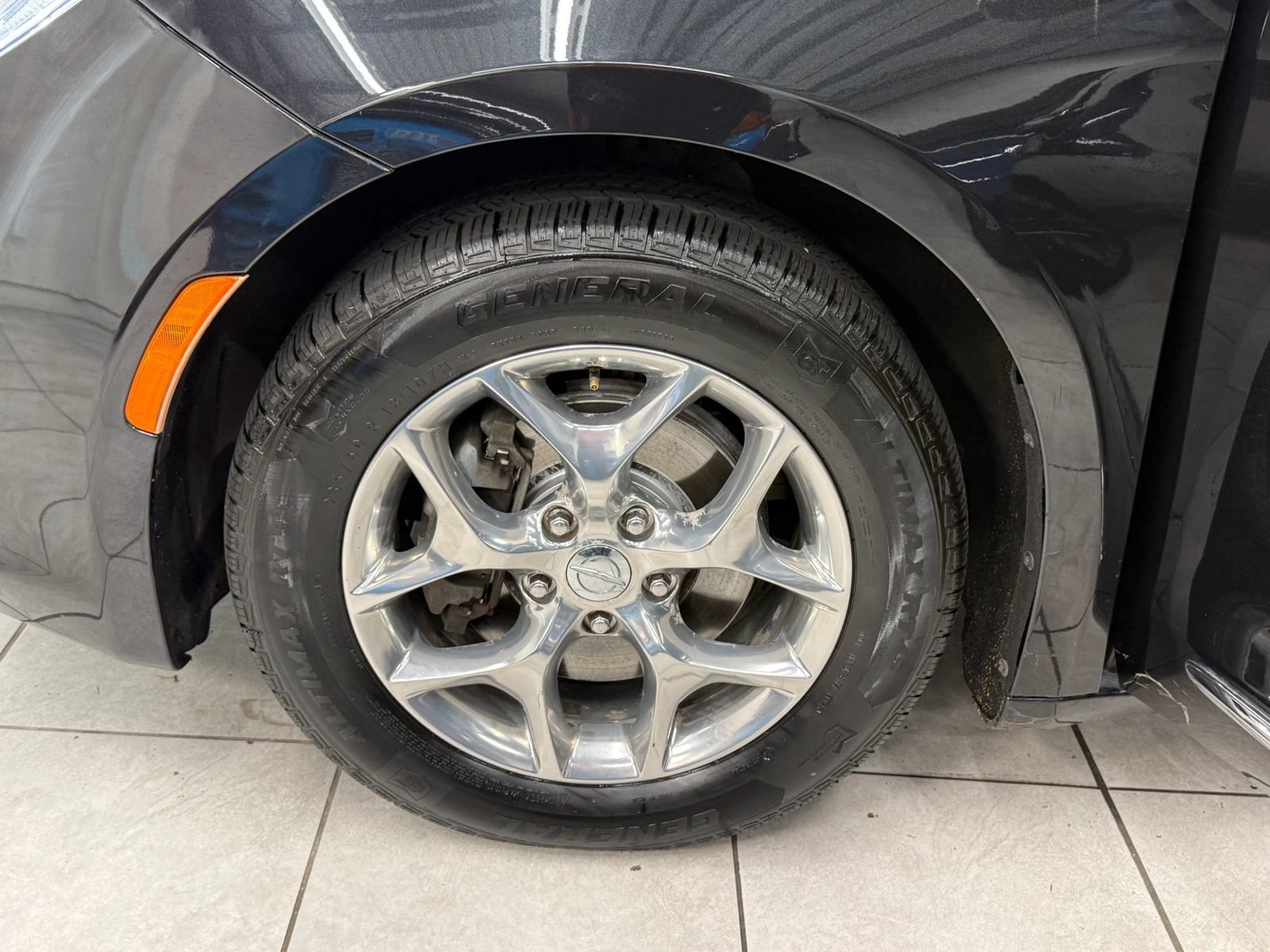 Used 2017 Chrysler Pacifica Limited FWD image 37