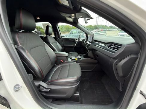Used 2024 Ford Escape ST-Line w/ Tech Pack #1 AWD/4WD image 11