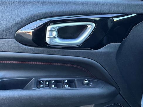 Used 2025 Jeep Compass Trailhawk image 20