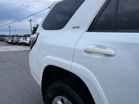 Used 2014 Toyota 4Runner SR5 AWD/4WD image 21