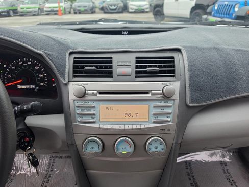 Used 2009 Toyota Camry FWD image 29