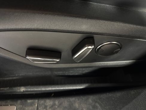 Used 2019 Lincoln Nautilus Reserve AWD/4WD image 15