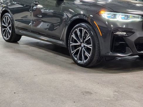 Used 2022 BMW X7 M50i w/ Dynamic Handling Package image 16