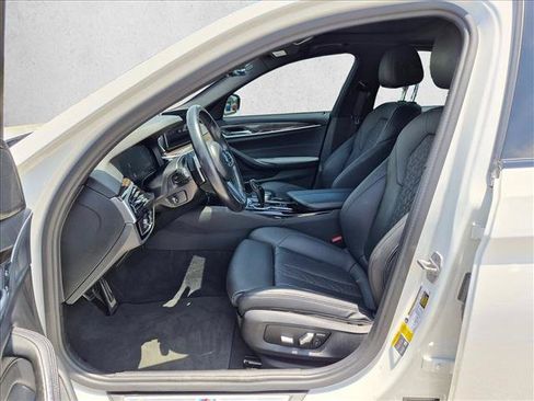 Used 2022 BMW 530e w/ M Sport Package RWD image 16