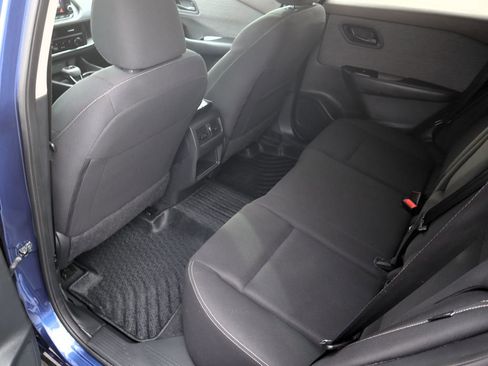 Used 2023 Nissan Rogue S image 10