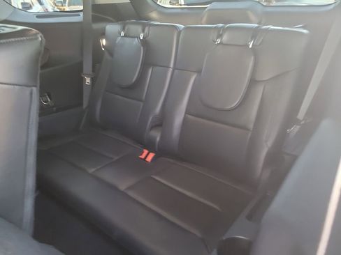 Used 2021 Ford Explorer XLT w/ Equipment Group 202A image 12