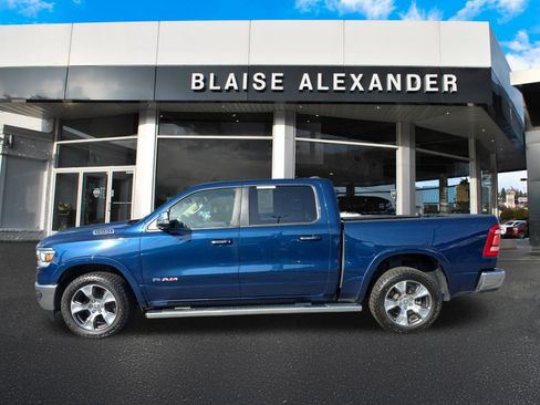 Used 2019 RAM 1500 Laramie AWD/4WD image 7