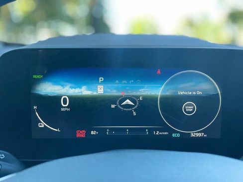 Certified 2023 Kia Niro Wind w/ Wind Preserve Package FWD image 13