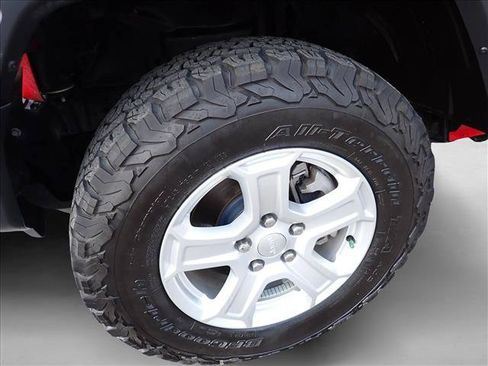 Used 2018 Jeep Wrangler Unlimited Sport S AWD/4WD image 7