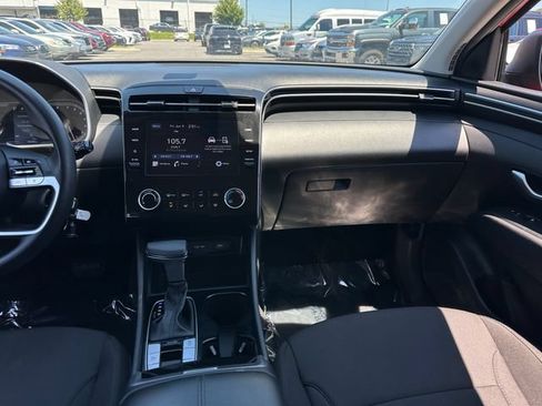 Used 2023 Hyundai Tucson SE FWD image 14