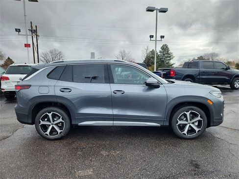 New 2026 Volkswagen Tiguan SE image 2