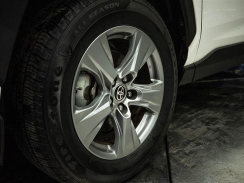 Used 2022 Toyota RAV4 LE image 3