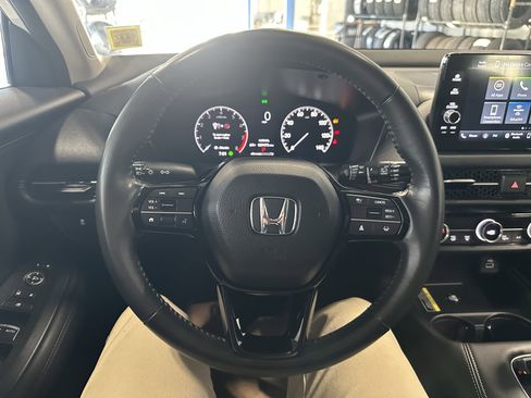Used 2024 Honda HR-V EX-L image 9