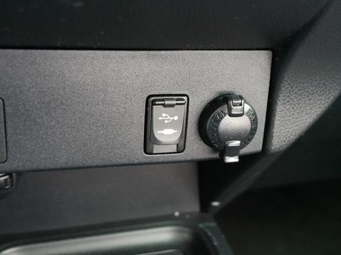 Used 2017 Toyota RAV4 LE w/ All Weather Liner Package image 33