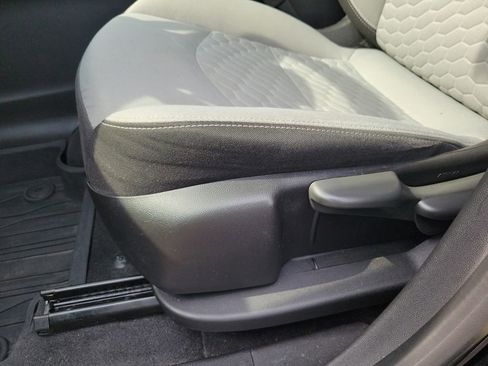 Used 2019 Chevrolet Equinox LS w/ LPO, Floor Liner Package FWD image 17
