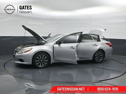 Used 2016 Nissan Altima 2.5 SV FWD image 49