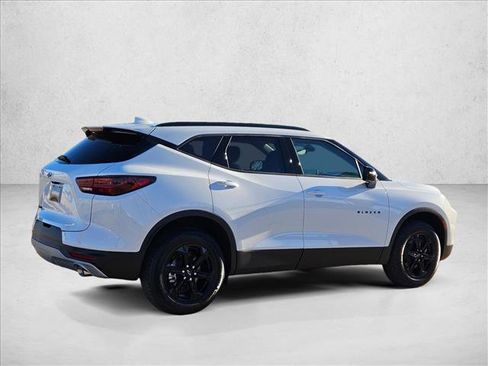 New 2026 Chevrolet Blazer LT image 2