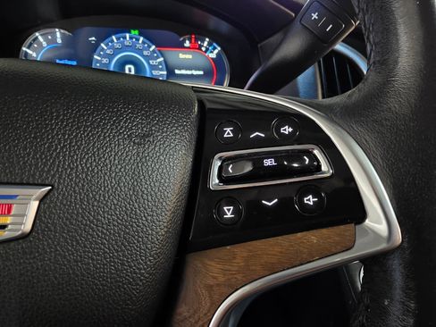 Used 2019 Cadillac Escalade Premium Luxury image 37