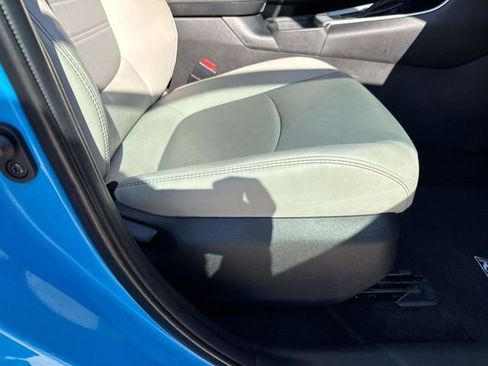 Used 2020 Toyota RAV4 XLE Premium image 12