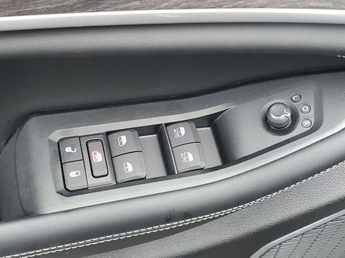 New 2026 Jeep Grand Cherokee Limited AWD/4WD image 17