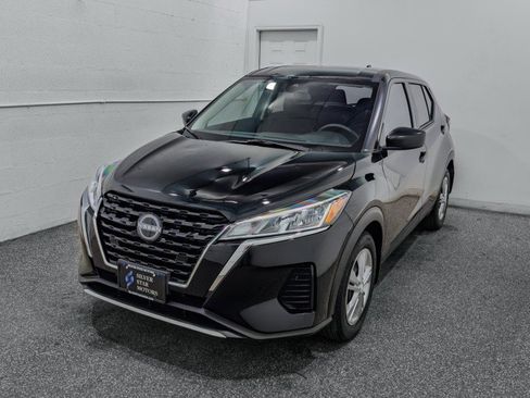 Used 2024 Nissan Kicks S image 4