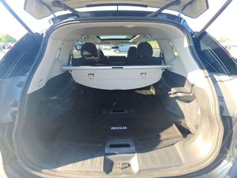 Used 2015 Nissan Rogue SV w/ SV Moonroof Package AWD/4WD image 29